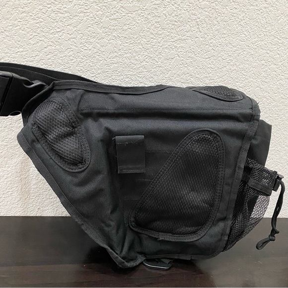 G4FREE Black Tactical Messenger Utility Sling Bag - Picture 4 of 16